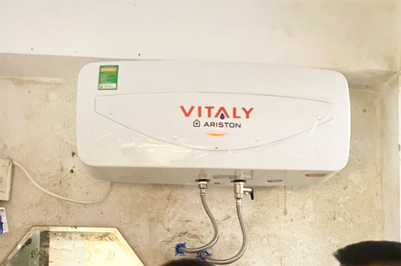 bình nóng lạnh ariston vitaly 20l