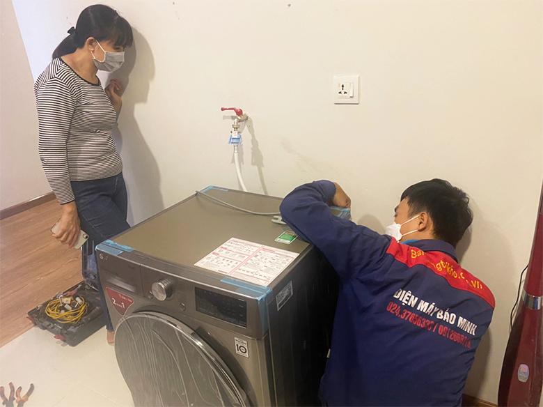 Kỹ thuật Bảo Minh lắp máy giặt LG cửa ngang